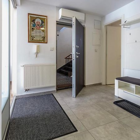 Apartment Newroad Zagreb Bagian luar foto