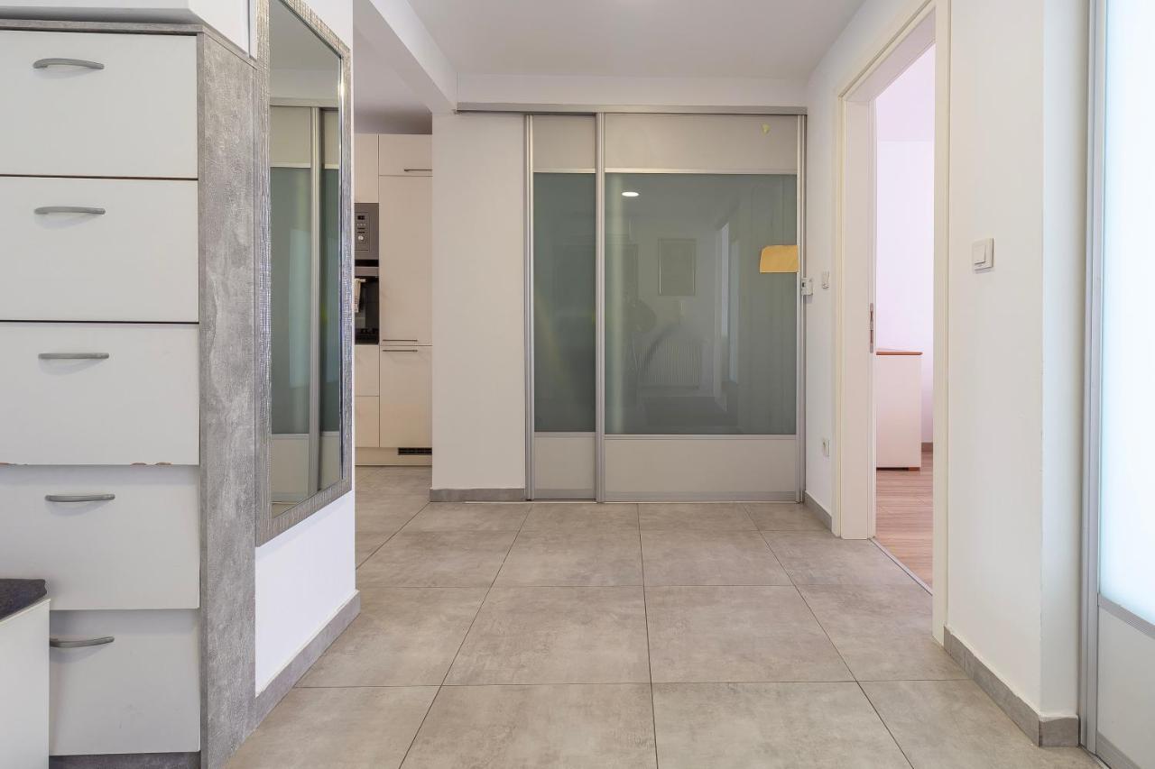 Apartment Newroad Zagreb Bagian luar foto